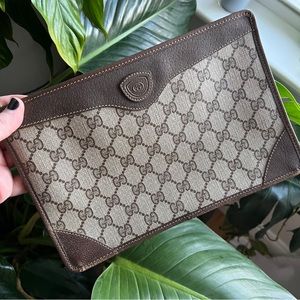 S⃣O⃣L⃣D⃣- Authentic: Vintage Gucci Clutch